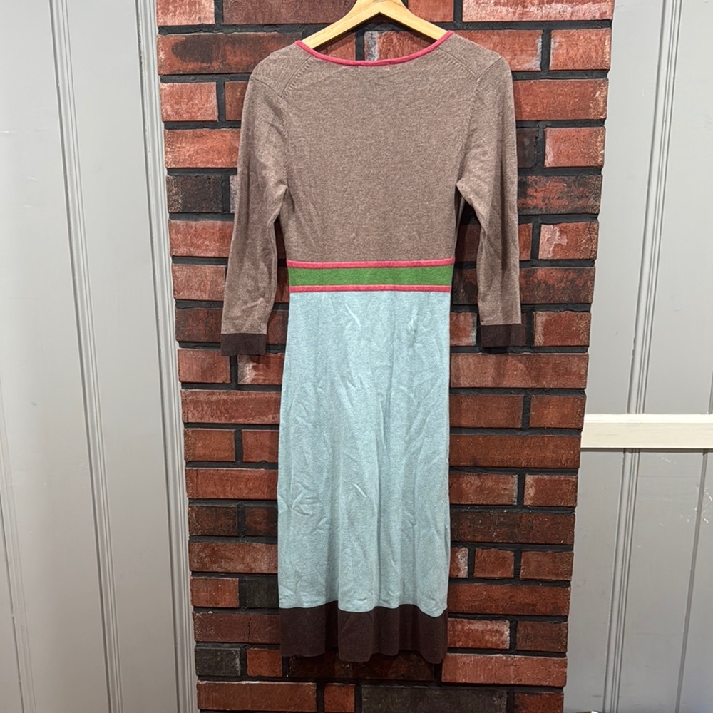 Boden Colorful V-Neck Women's Dress - Picture 5 of 9
